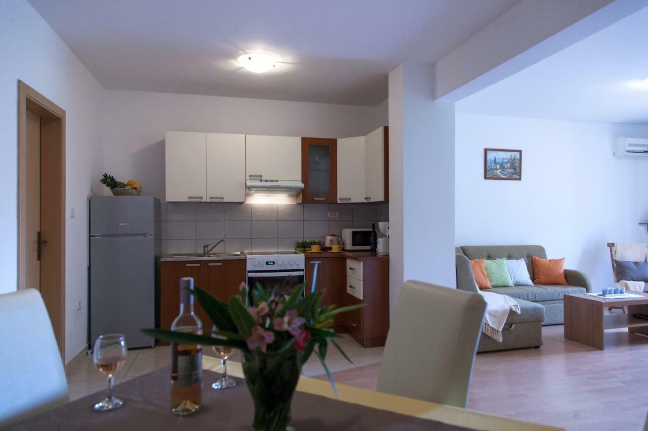 Apartment Helga Ližnjan Eksteriør bilde