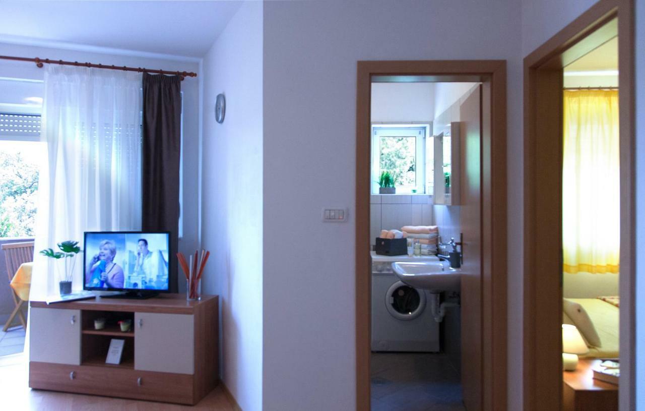 Apartment Helga Ližnjan Eksteriør bilde