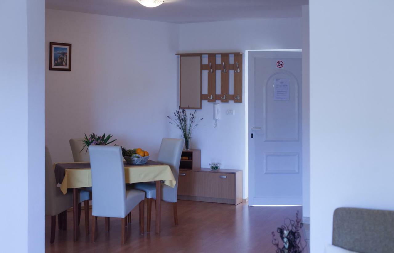 Apartment Helga Ližnjan Eksteriør bilde