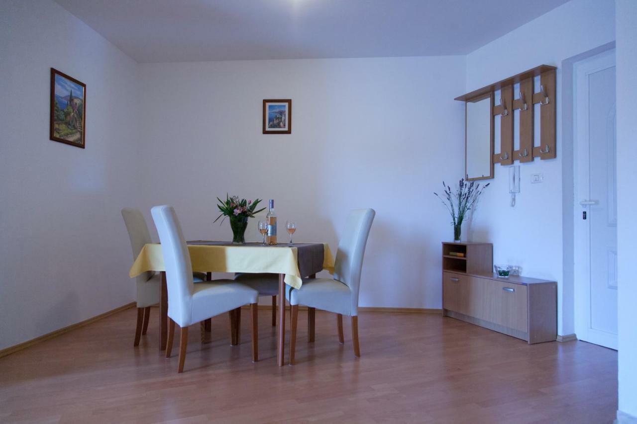 Apartment Helga Ližnjan Eksteriør bilde