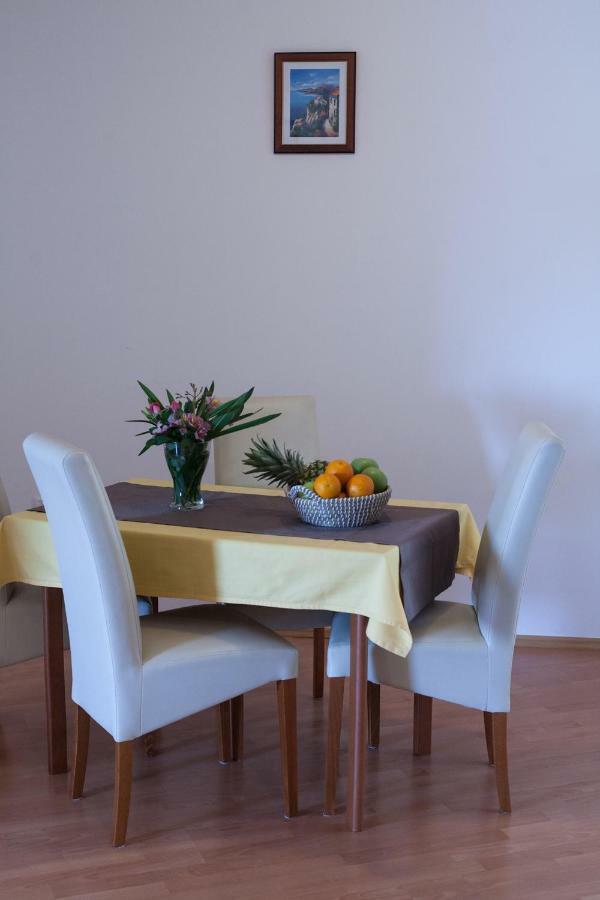 Apartment Helga Ližnjan Eksteriør bilde