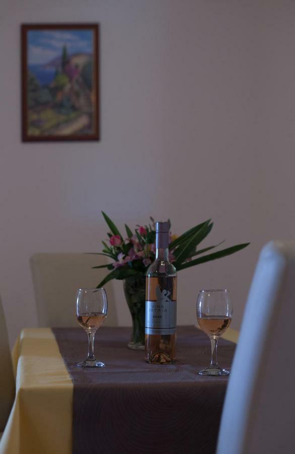 Apartment Helga Ližnjan Eksteriør bilde