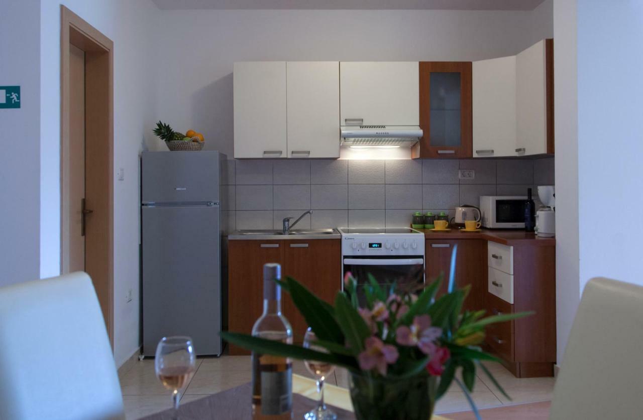 Apartment Helga Ližnjan Eksteriør bilde